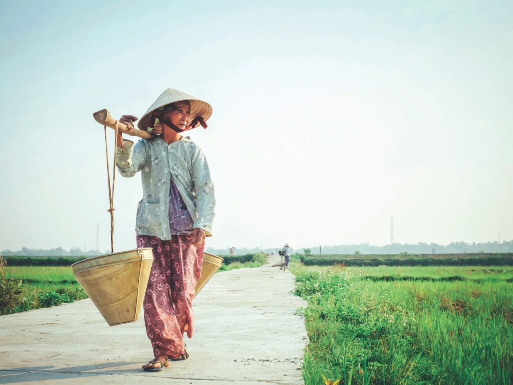 an-elderly-wearing-vietnamese-hat-amazingtraveltales